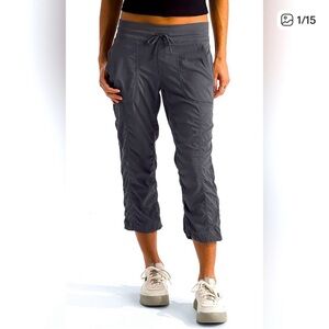 The North Face Aphrodite 2.0 Capri‎ Hiking pant. Size medium. Charcoal grey.